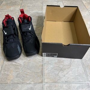 Nike Air DT Max 96 Falcons Men’s Shoe Size 7.5 Black HQ3620-010 NWT